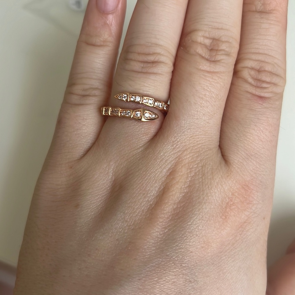 Snake ring// bvlgari serpenti